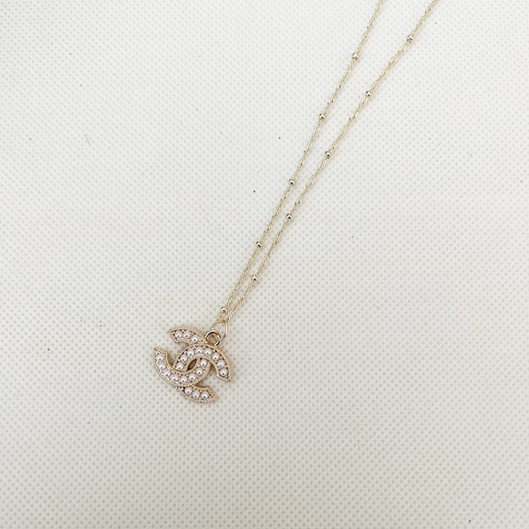 Upcycled Authentic CHANEL Pearl CC Pendant - Picture 3 of 6